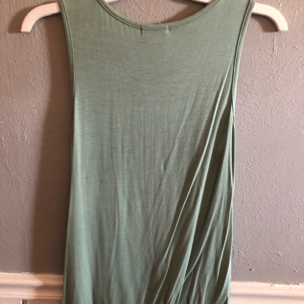 Boutique comfy tank with twisted bottom